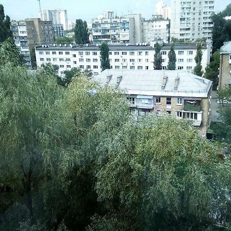 Квартира Рядом Севастопольская Площадь,Добробут,Жуляны Kyiv Exterior photo